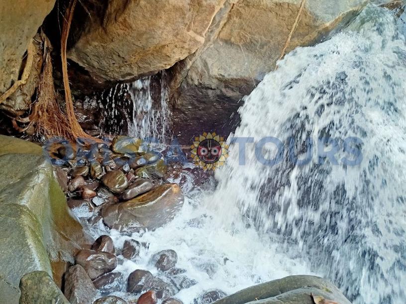 Patahara Waterfall (ପୃଥ୍ୱୀ ଜଳପ୍ରପାତ)