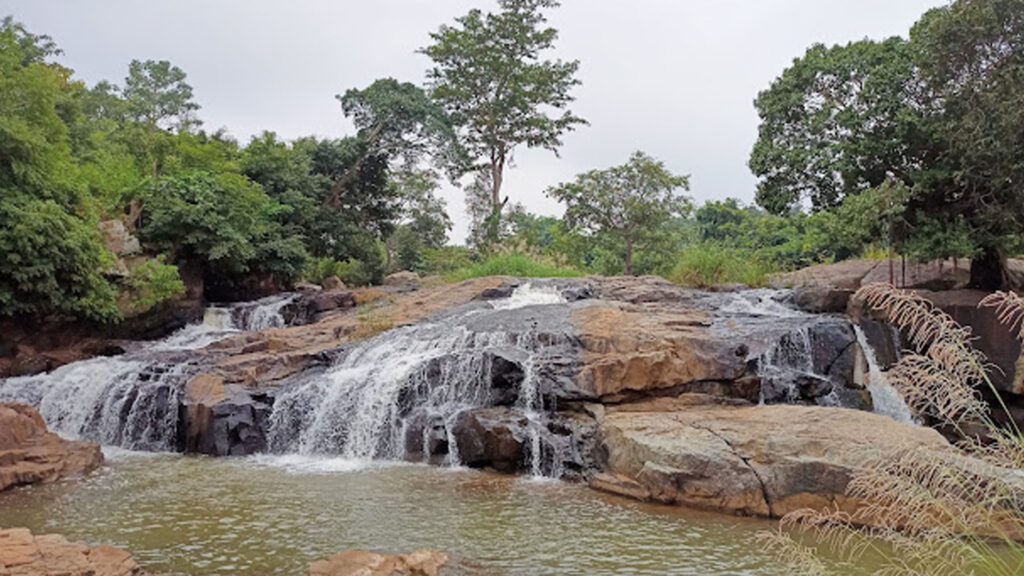 Famous Jiripada Waterfall, Banapur, Khordha, Odisha - Orissa Tours
