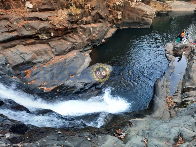 Machha Kandana Waterfall