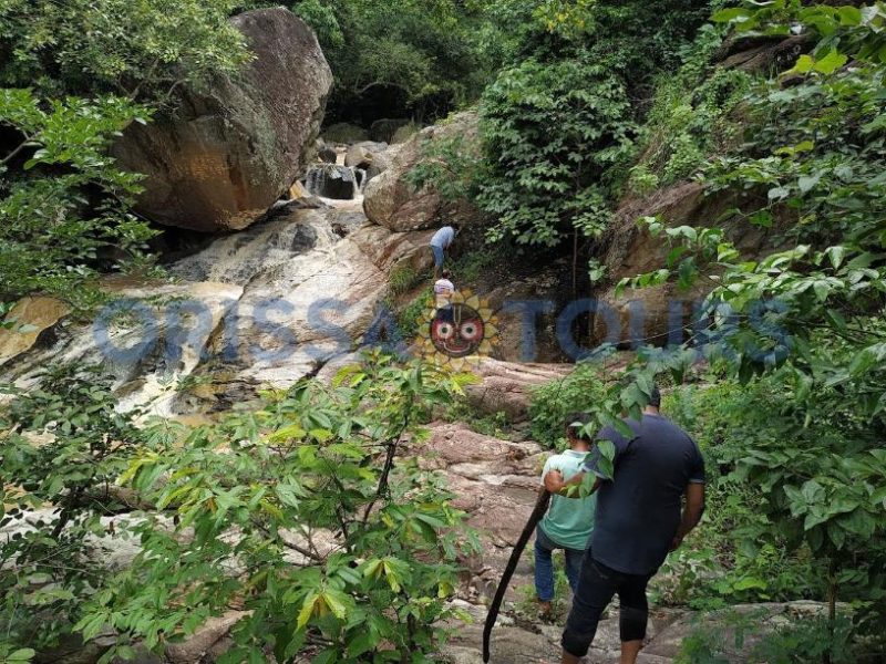 Patahara Waterfall (ପୃଥ୍ୱୀ ଜଳପ୍ରପାତ)